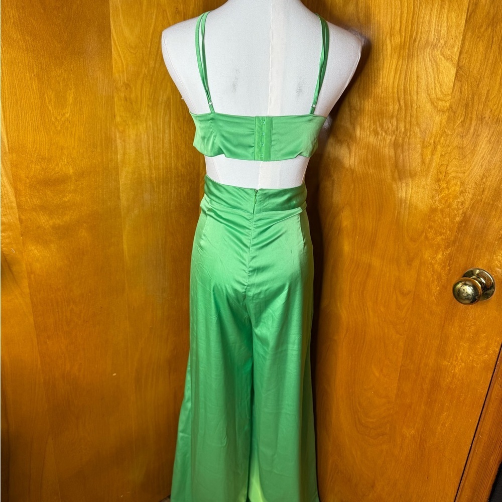 AKIRA Green Jumpsuit with Wide-Leg Silhouette - Picture 4 of 5